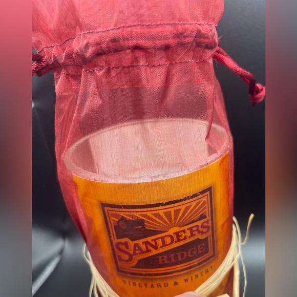 Sanders Ridge Vineyard & Winery Candle - Coconut Lime Verbena - Picture 4 of 6